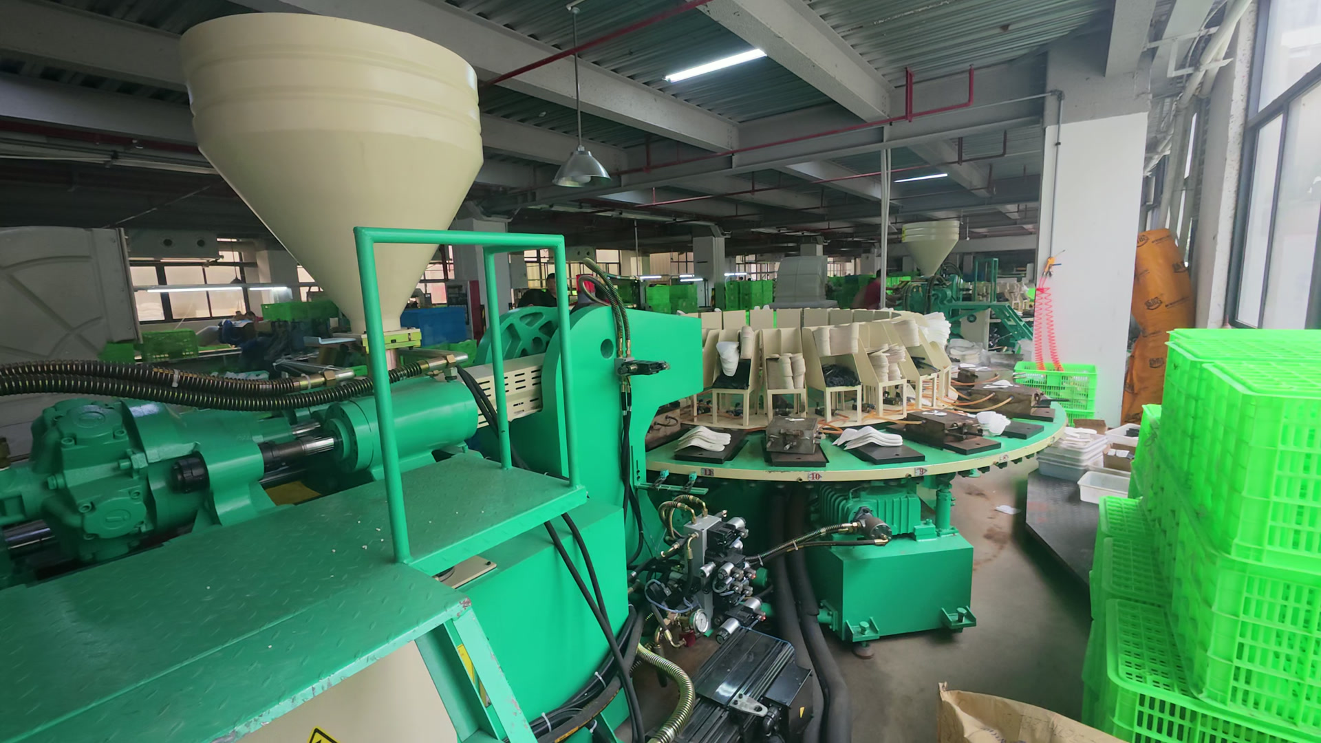 DY-1124-PP injection unit and rotary worktable