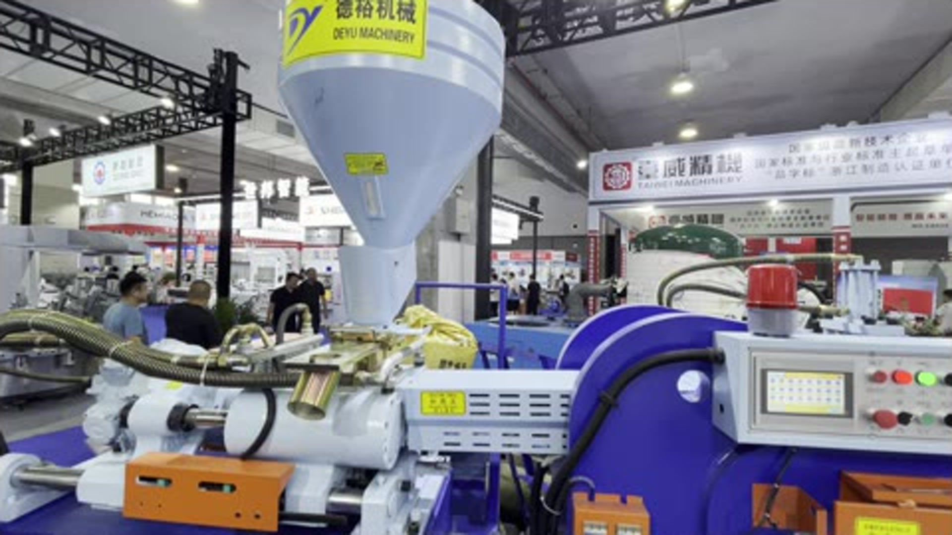 DY-1124-VAC injection unit and 24-station rotary production layout